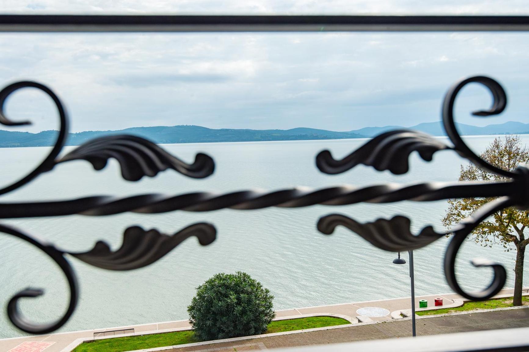Tramonto Sul Lago Passignano sul Trasimeno Exterior foto